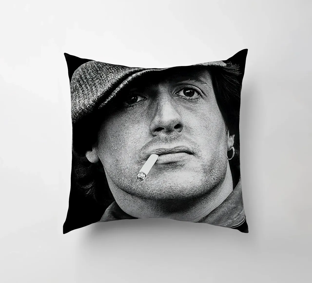 Ritratto d'epoca di Sylvester Stallone cuscino da Beth Pop Culture