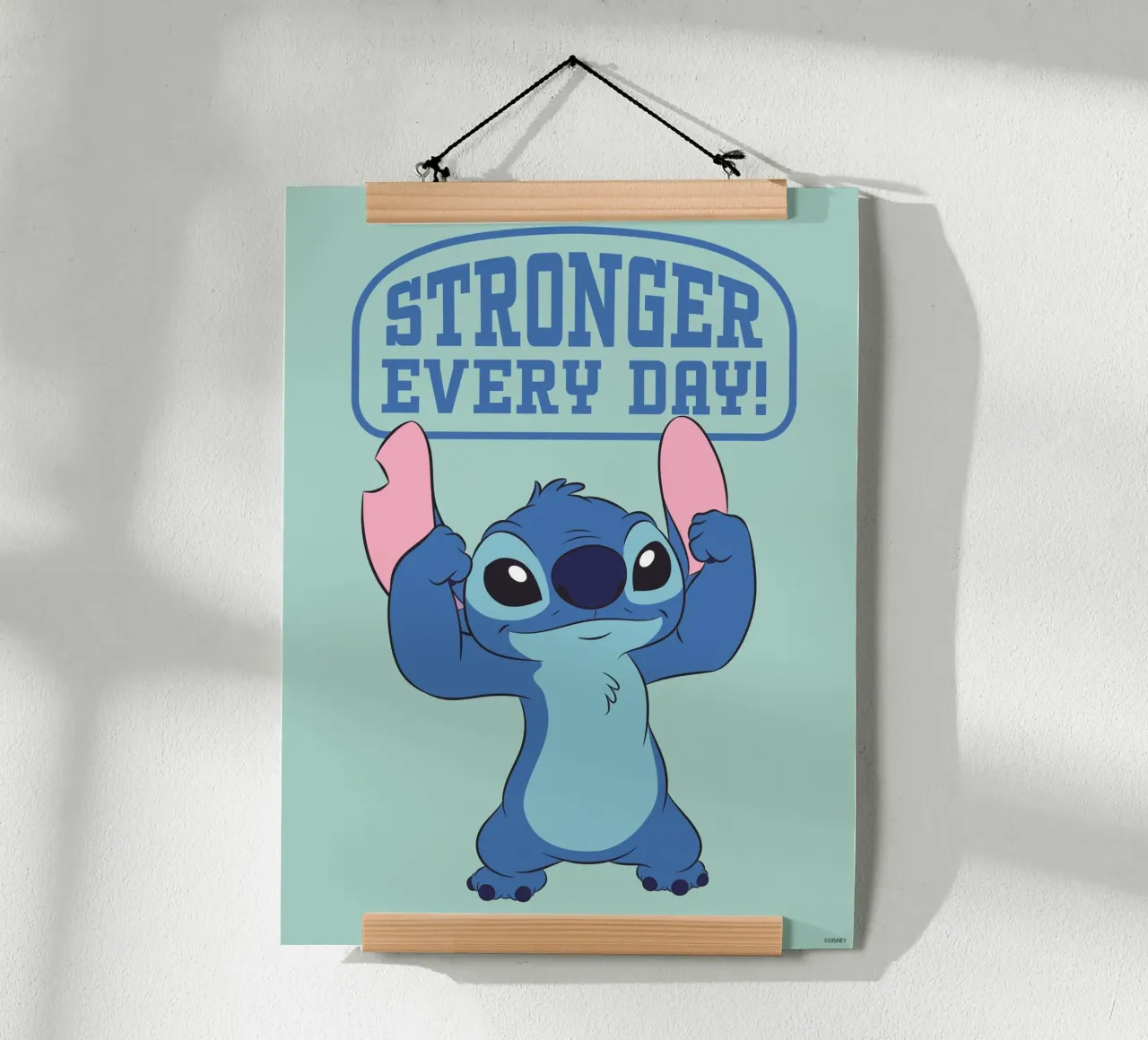 Stitch - Stronger every day! Poster mit Aluminium Rahmen von Stitch