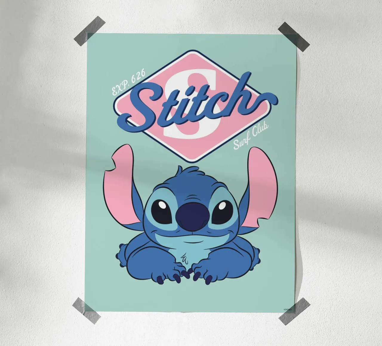 Stitch - Surf Club Poster mit Aluminium Rahmen von Stitch