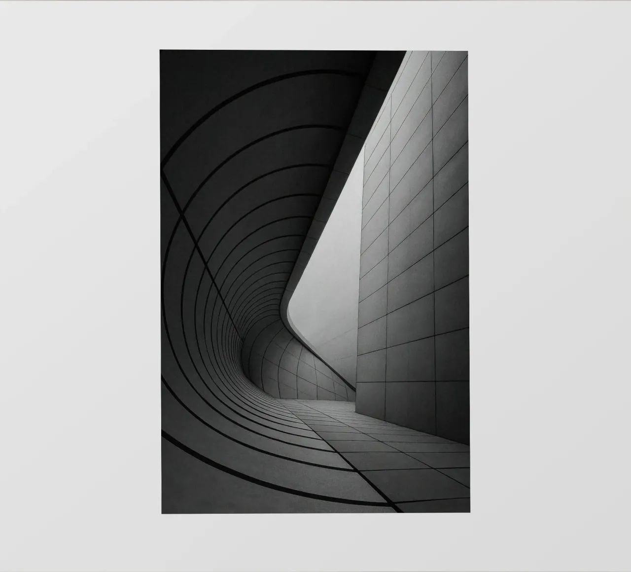 Curve ipnotiche a Tokyo - Ode all'architettura futuristica pellicola backlit da Black & White