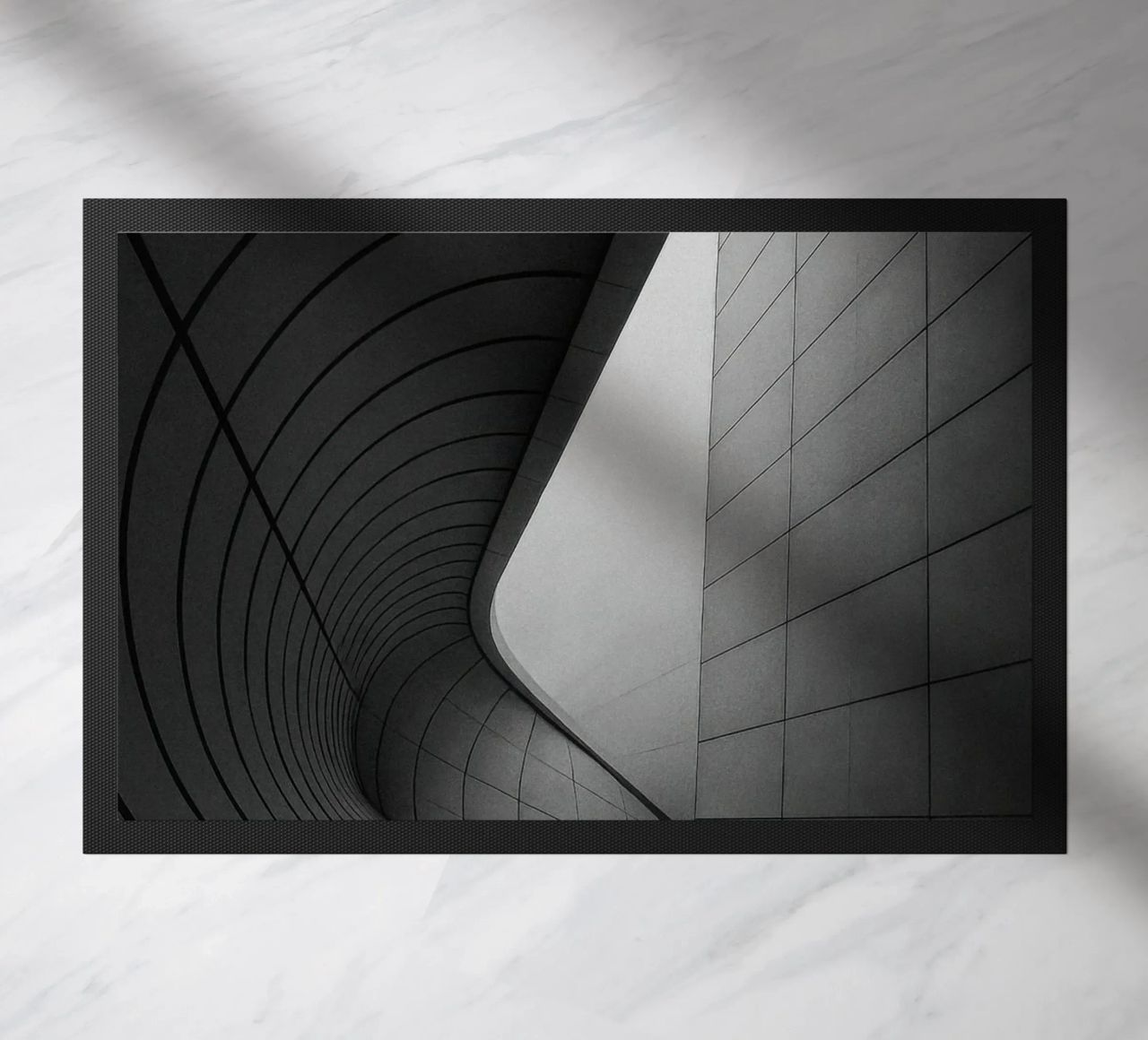 Curve ipnotiche a Tokyo - Ode all'architettura futuristica zerbino da Black & White
