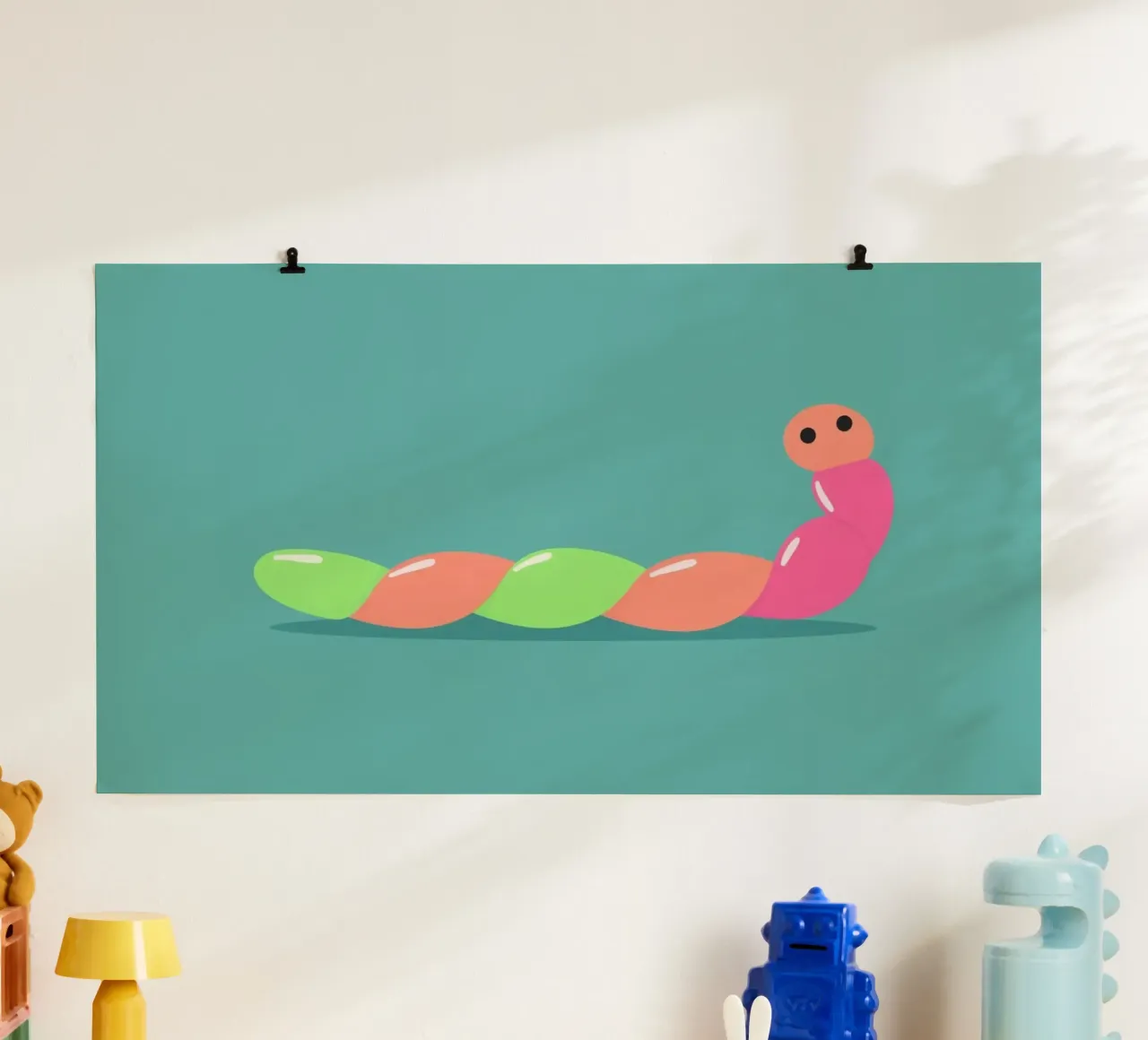 Ver de terre coloré en dessin animé se déplaçant sur un fond bleu poster de DesignDoodle