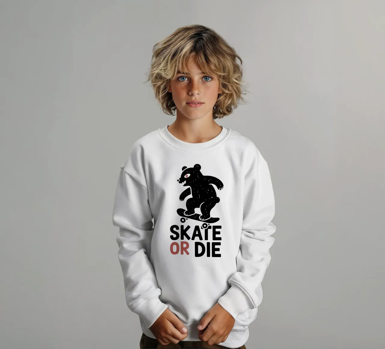 Japanischer Skateboarding Bär Design - Skate Or Die Kinder Sweatshirt von GameDay Studio