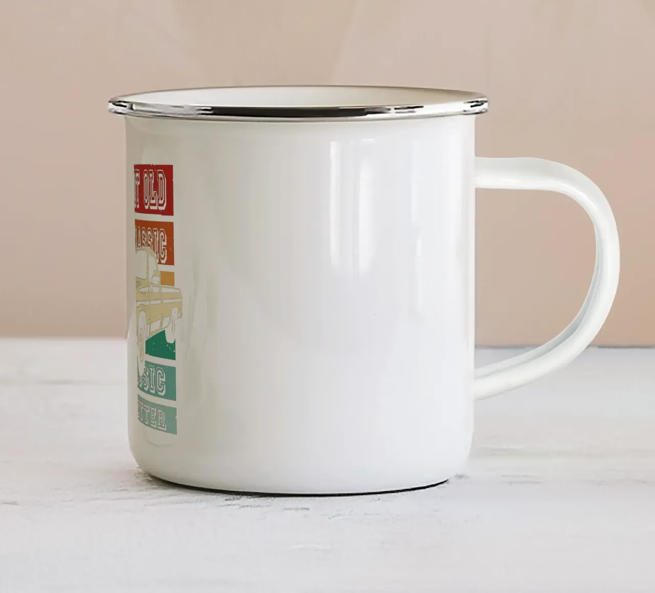 ich bin nicht alt - ich bin ein Klassiker Emaille Tasse von Gunawan Rb