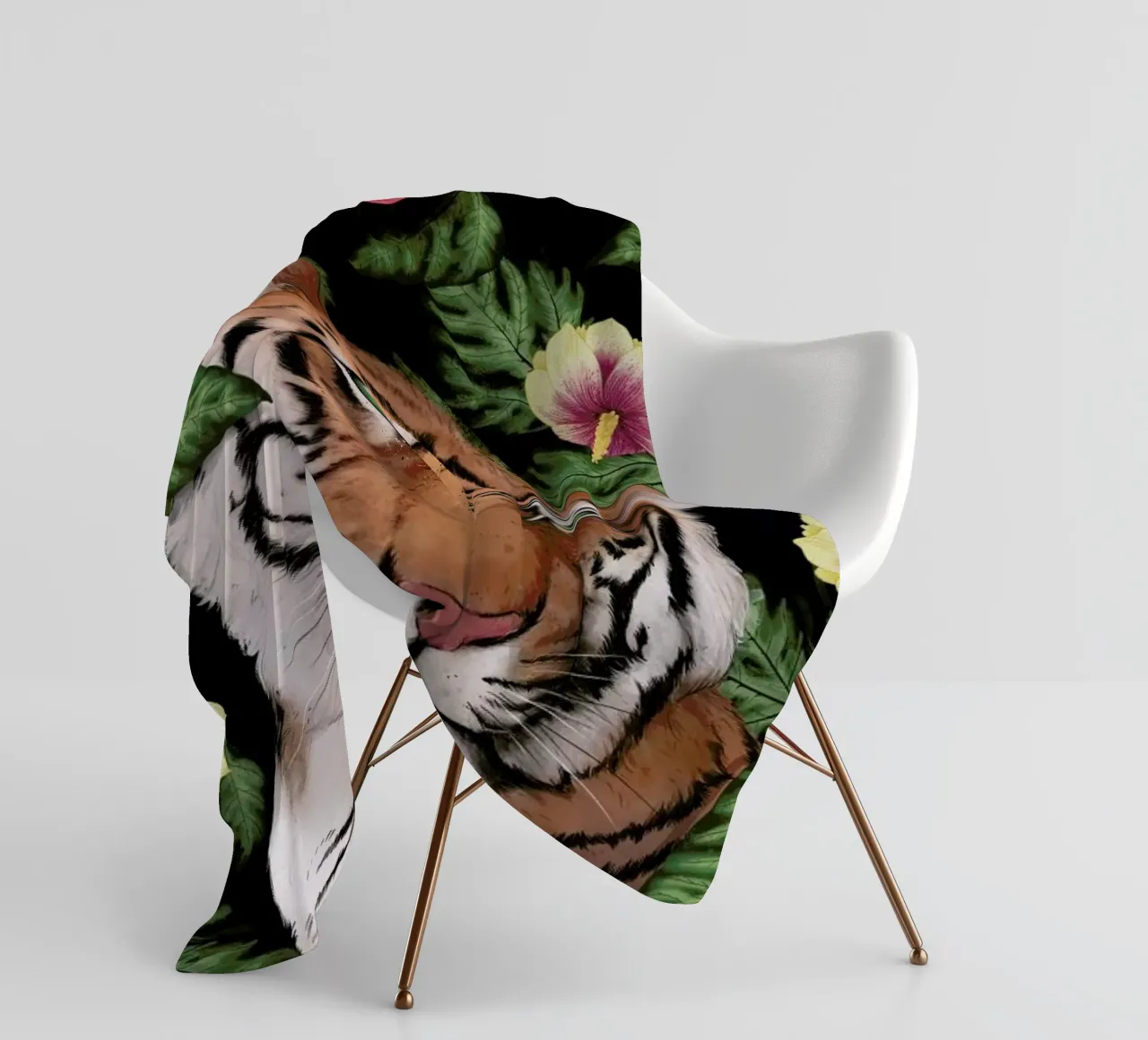 Serene Tiger coperta in pile da Laura Graves