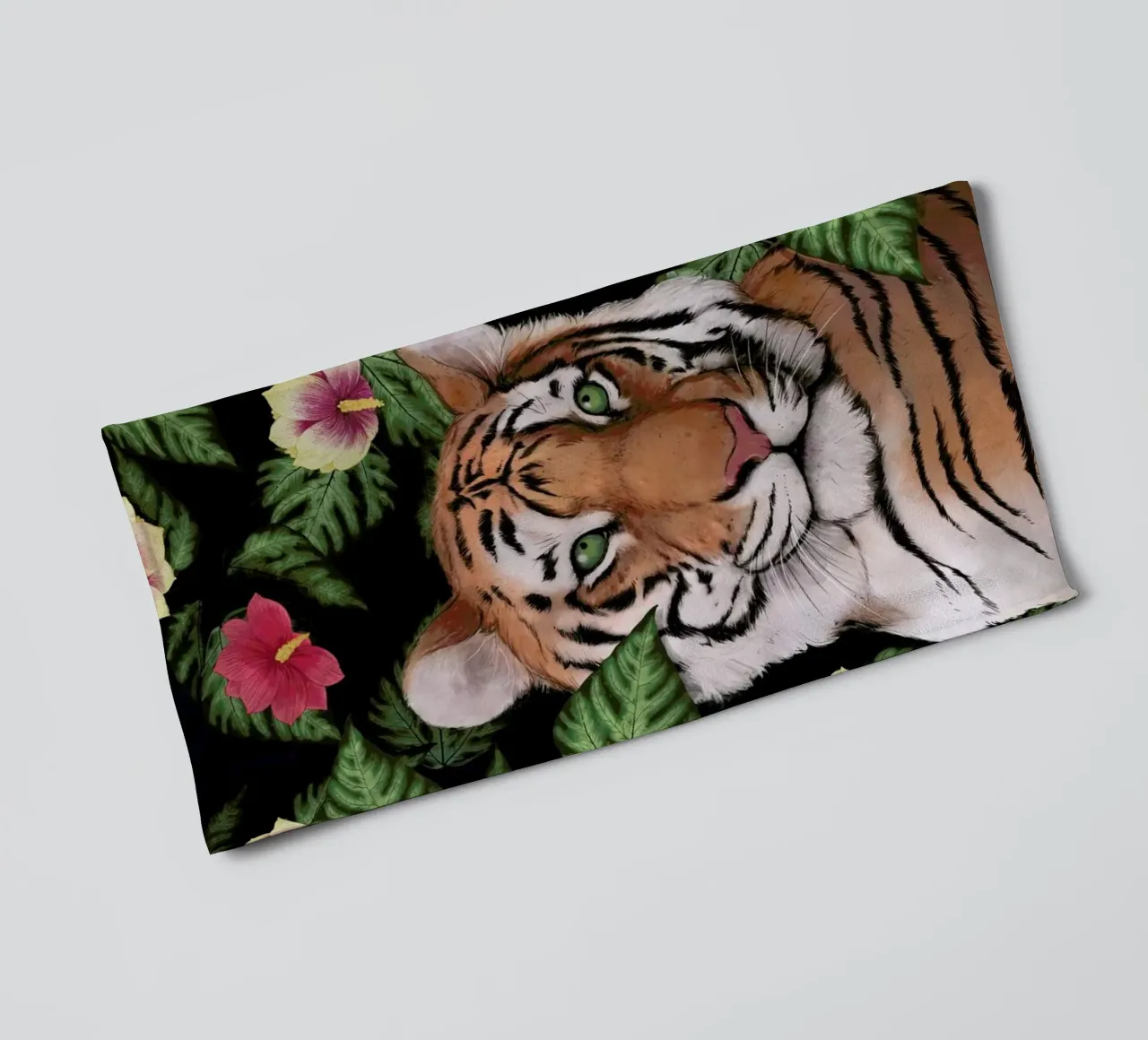 Serene Tiger asciugamano da bagno da Laura Graves