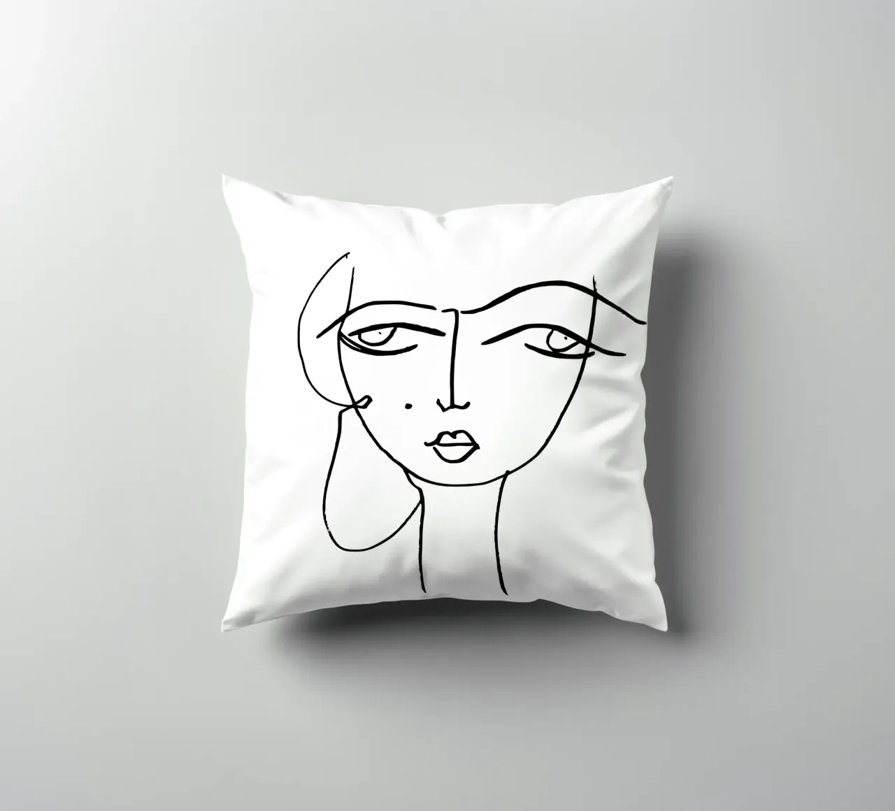 Outline of Her cuscino da typostudio