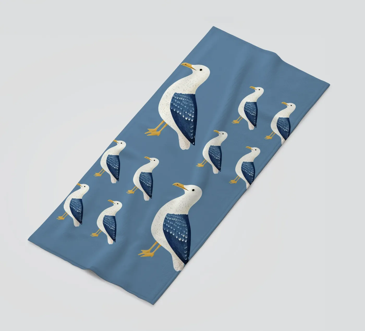 Möwe Strandtuch von Curious Canvas