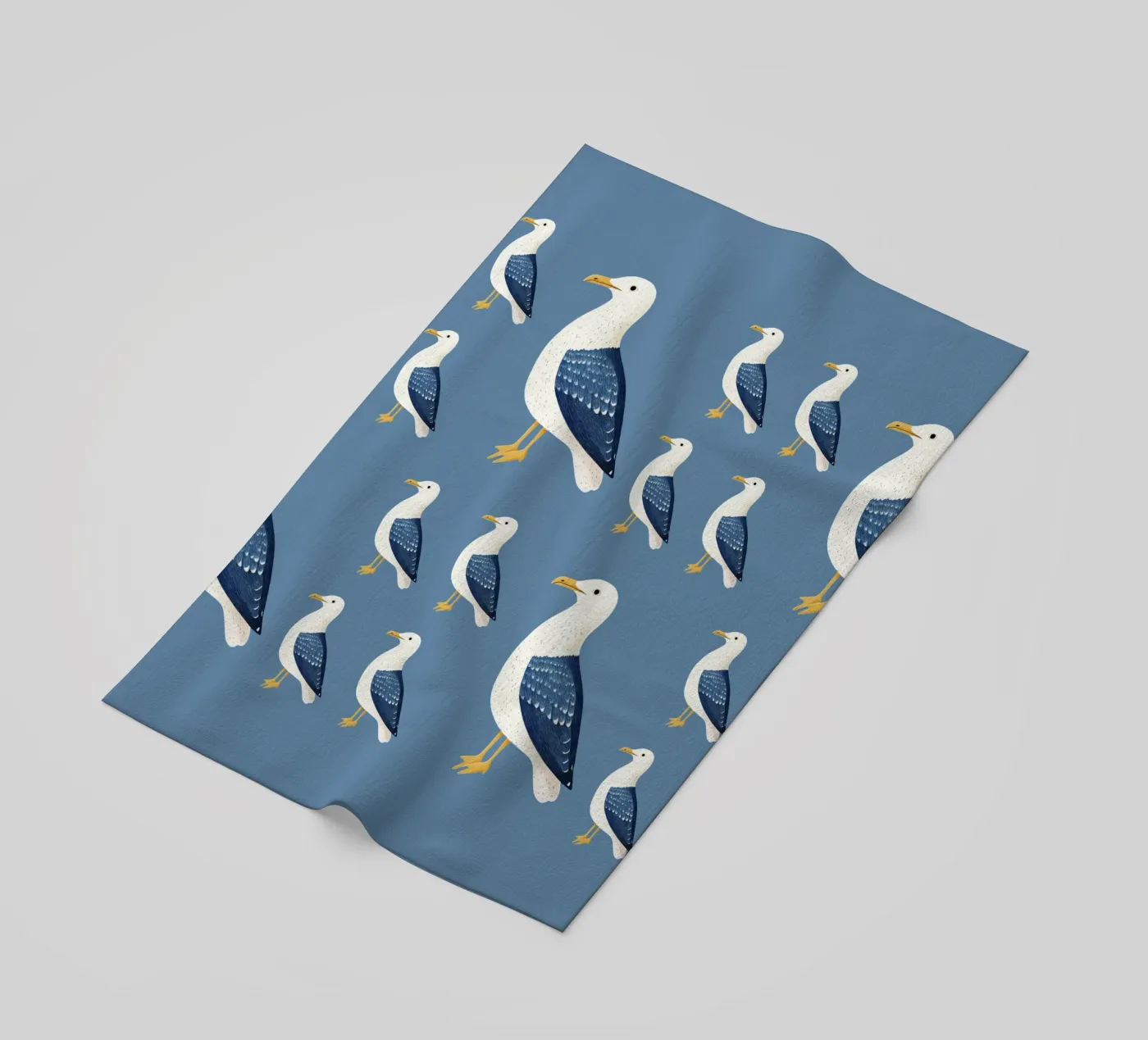 Möwe Strandtuch von Curious Canvas