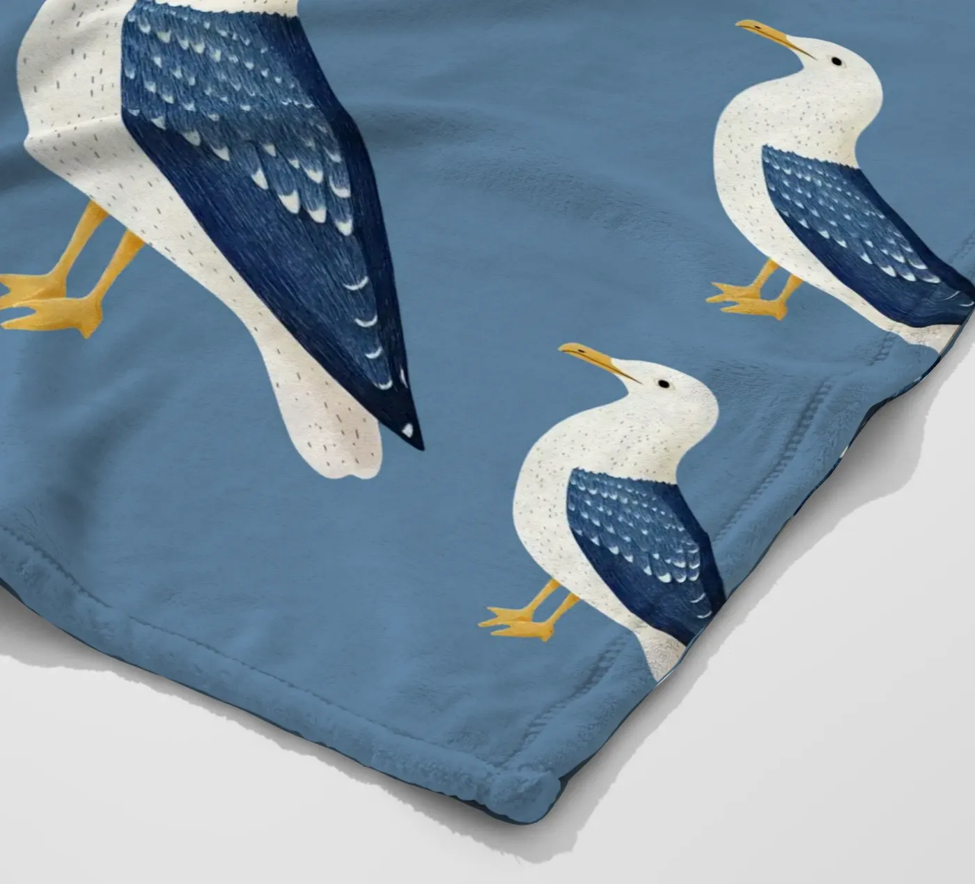 Möwe Fleecedecke von Curious Canvas