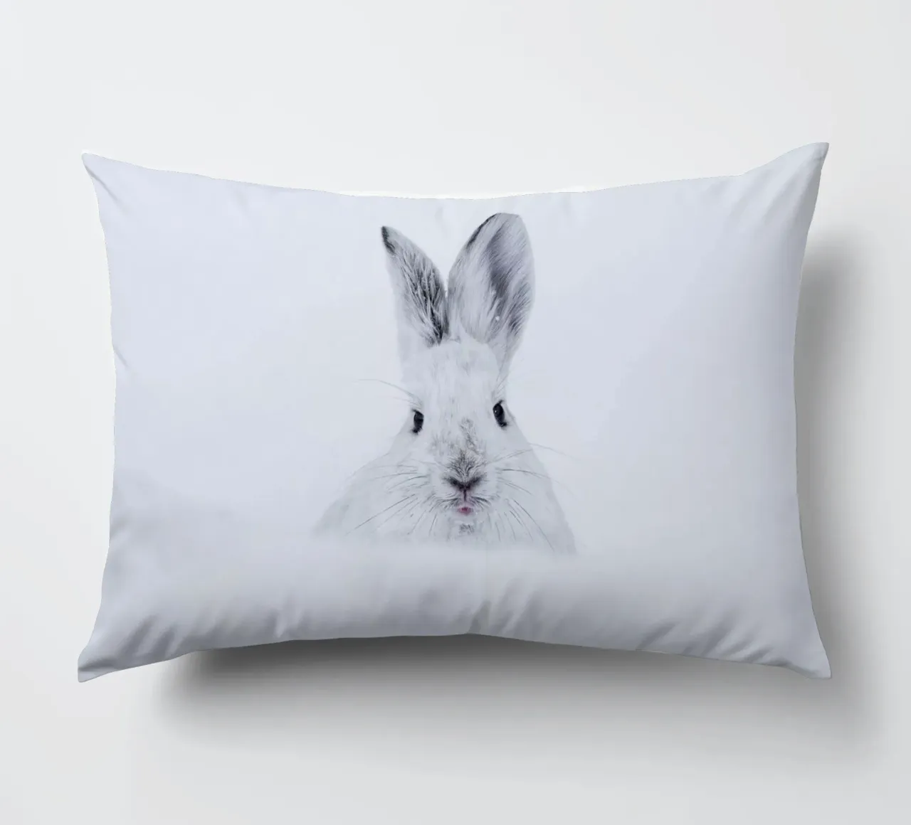 Rabbit in the Snow cuscino da EyeEm Mobile GmbH