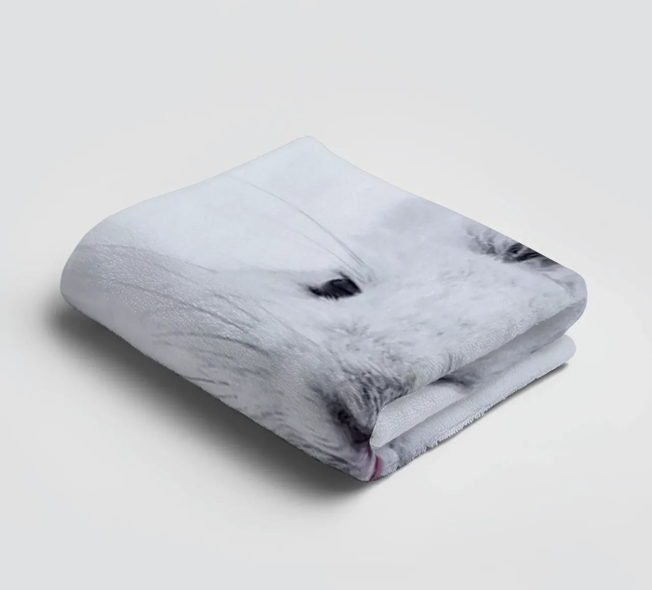 Rabbit in the Snow asciugamano da bagno da EyeEm Mobile GmbH