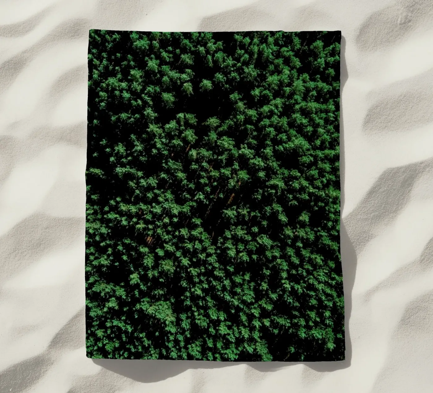 Tree Pattern Strandtuch von Sebastian Hilgetag