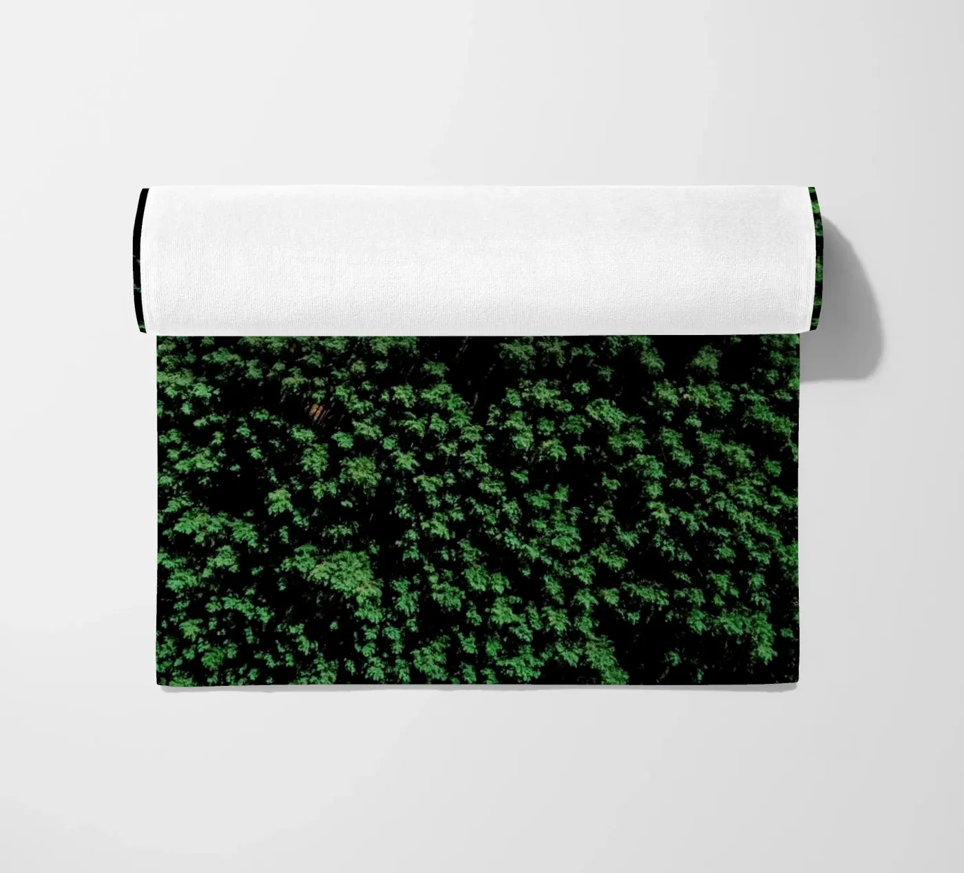 Tree Pattern Strandtuch von Sebastian Hilgetag