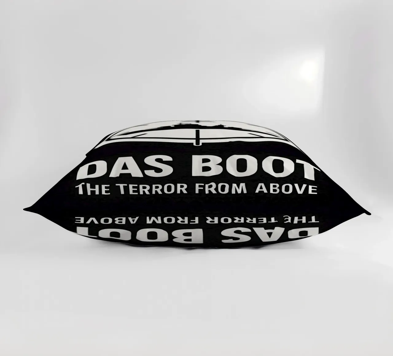 Das Boot Print cuscino da MoviesArt