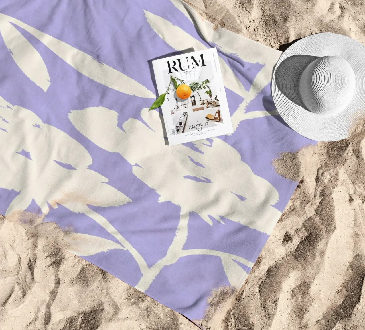 Rozenpatroon - Violet strandhanddoek van intemporalis