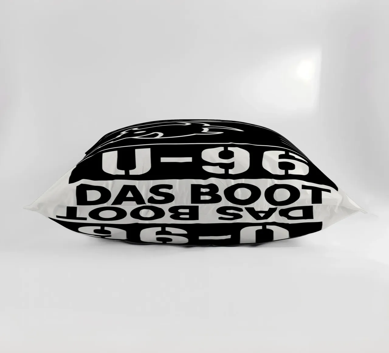 Das Boot Print cuscino da MoviesArt