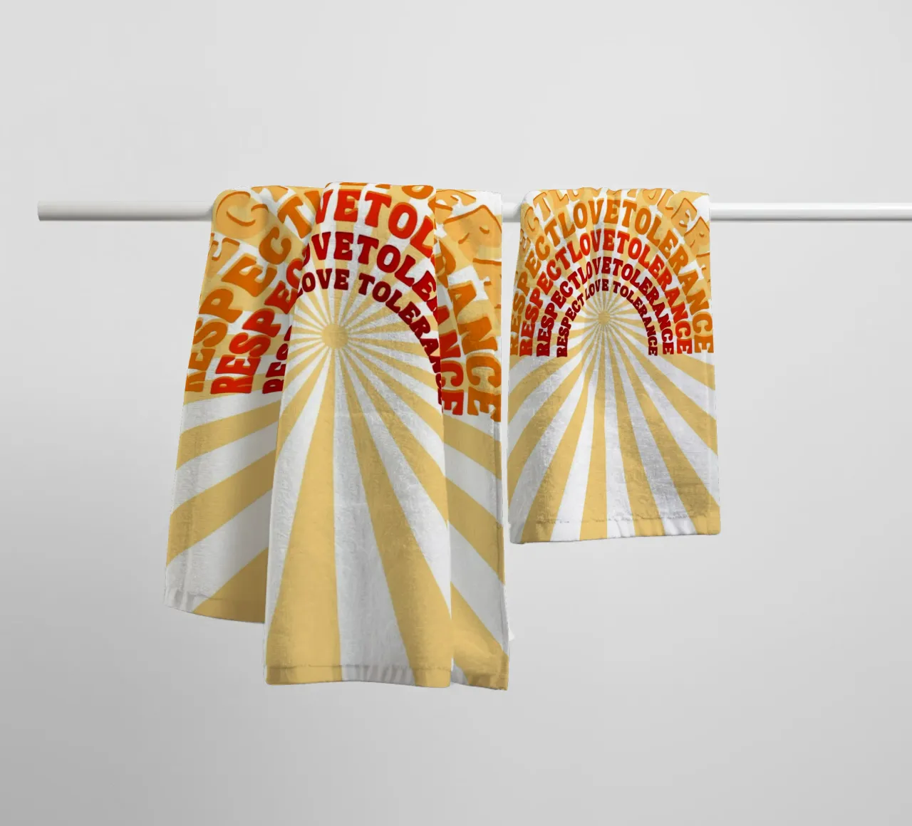 Bridge of Love asciugamano da bagno da SoulfireGuru
