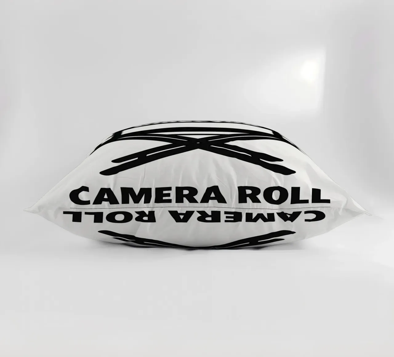 Director's Chair Print cuscino da MoviesArt