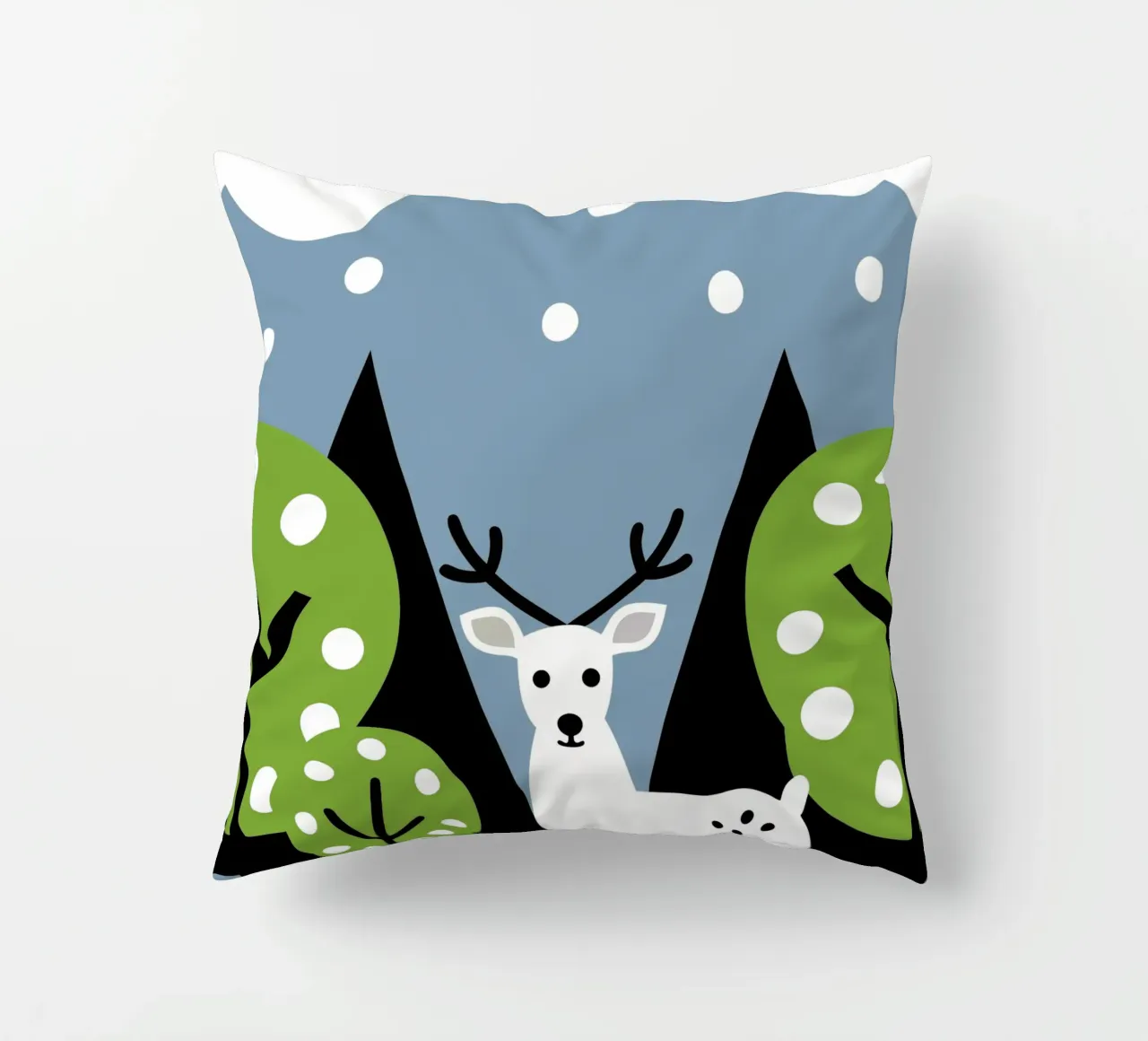 Cervo e albero cuscino da LOOK DIFFERENT