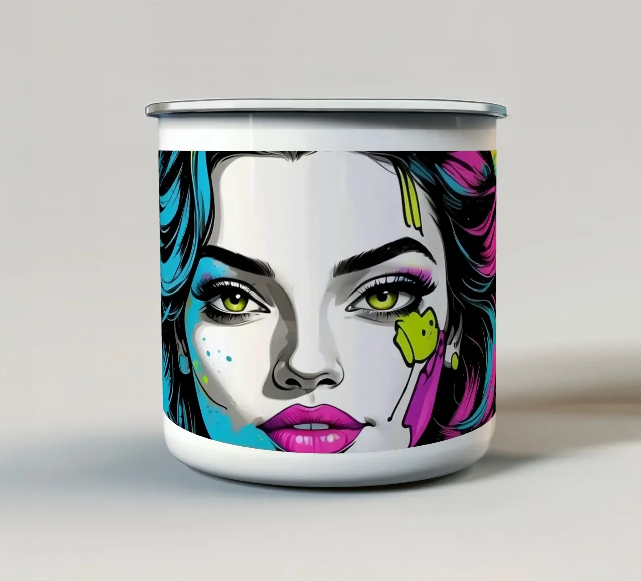 Portrait de femme avec des couleurs vives et des éclaboussures dynamiques mug en émail de DesignDoodle