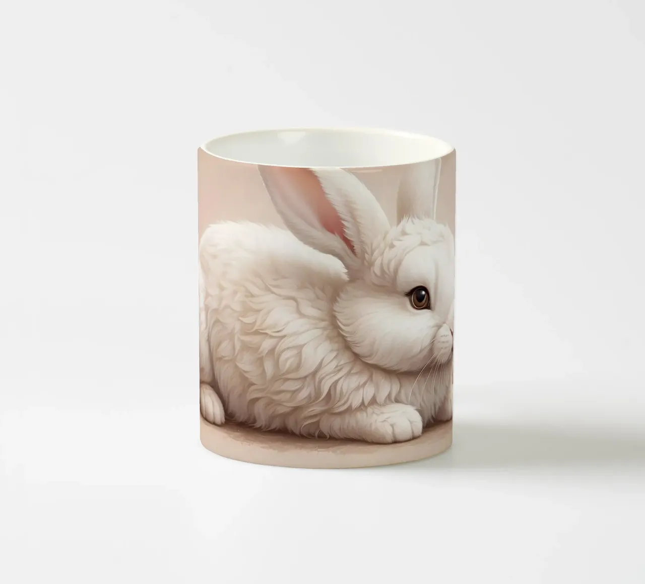 Lapin blanc pelucheux se reposant parmi des fleurs délicates soft art mug en céramique de DesignDoodle