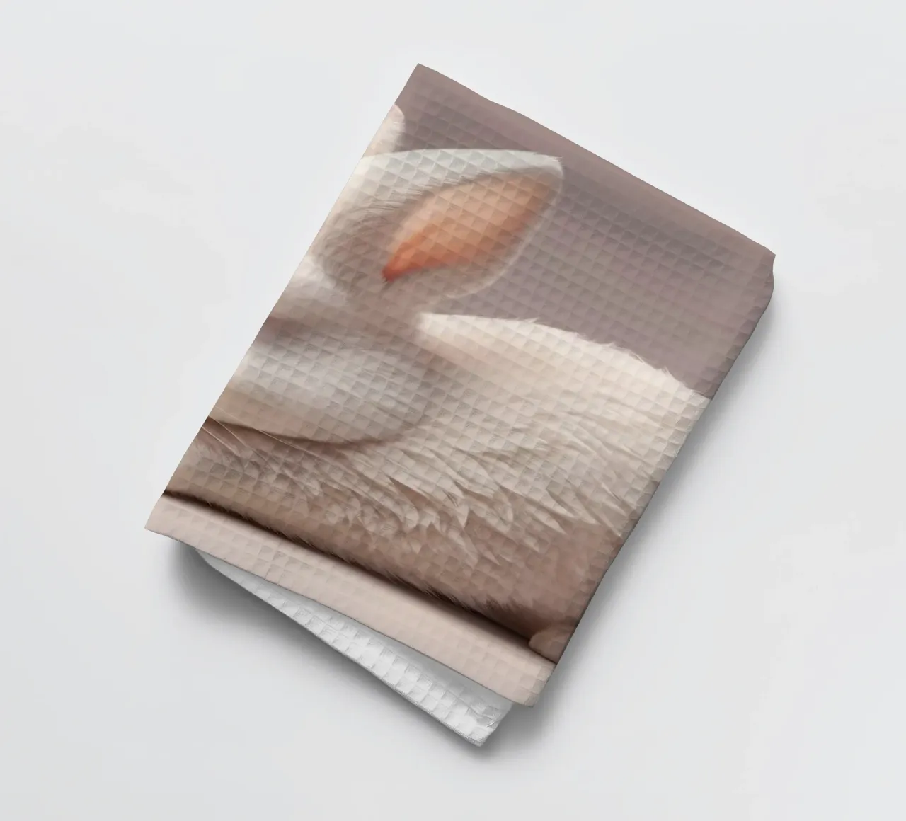 Lapin blanc se reposant parmi des fleurs roses torchon de DesignDoodle