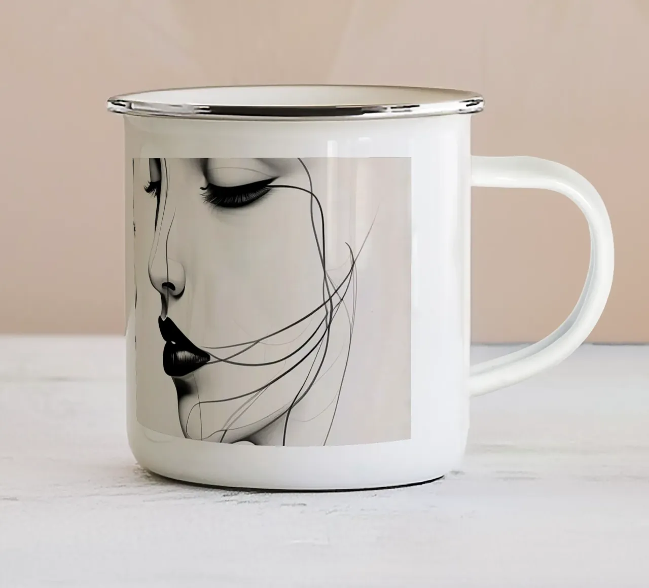 Zwei elegante Gesichter im Profil mit komplizierter Linienführung Emaille Tasse von DesignDoodle