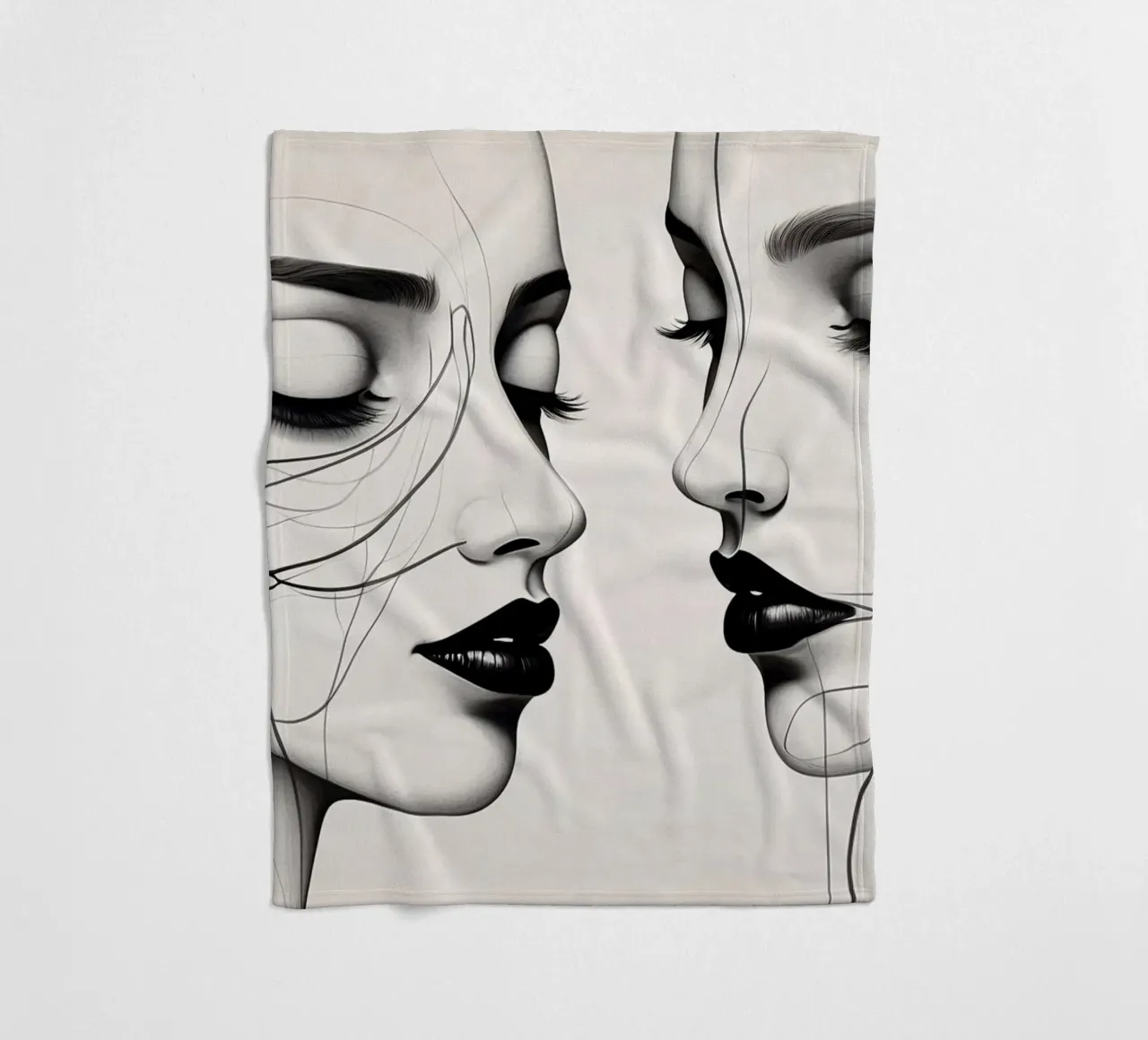 Due eleganti volti di profilo che mostrano un'intricata line art. coperta in pile da DesignDoodle