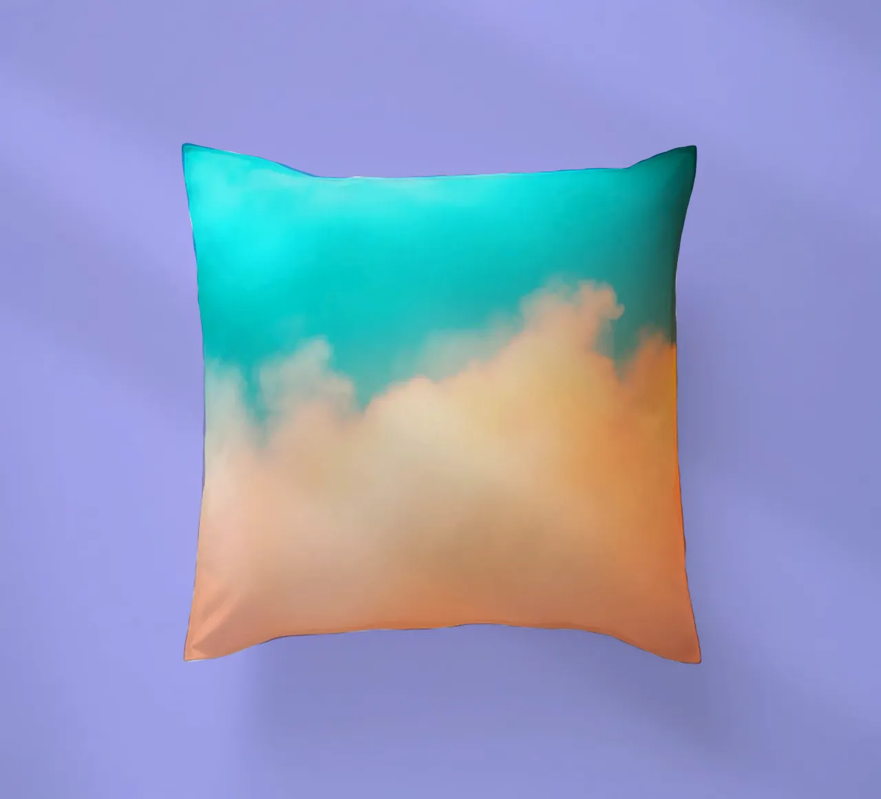Nuvole colorate si fondono in un cielo tranquillo durante il tramonto cuscino da DesignDoodle