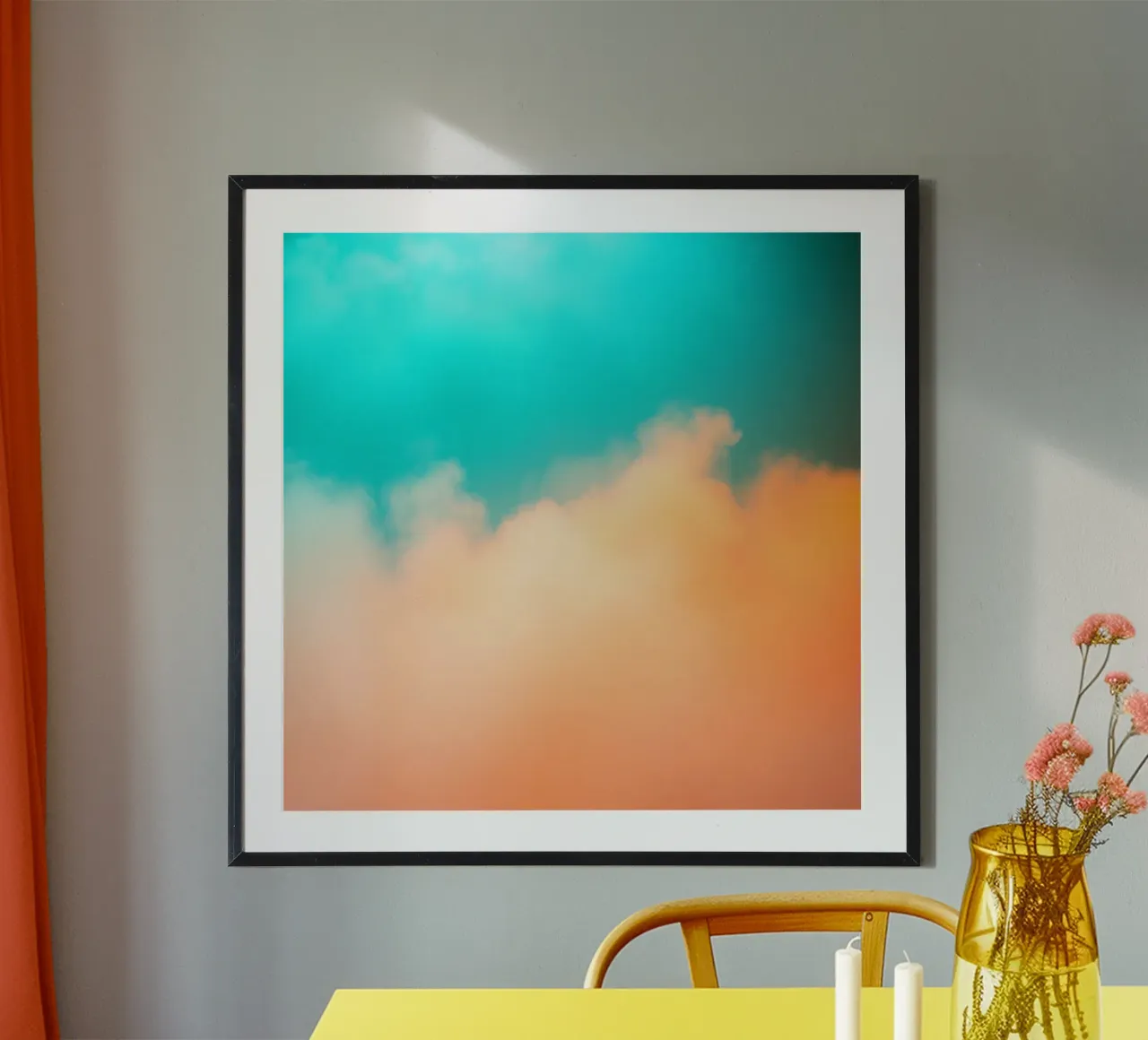 Nuvole colorate si fondono in un cielo tranquillo durante il tramonto poster con telaio in legno da DesignDoodle