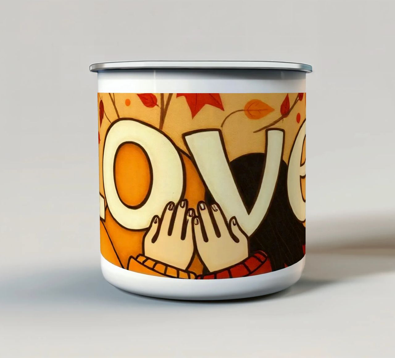 Un'opera d'arte che simboleggia l'unità e l'amore, utilizzando le calde tonalità della terra. tazza in smalto da DesignDoodle