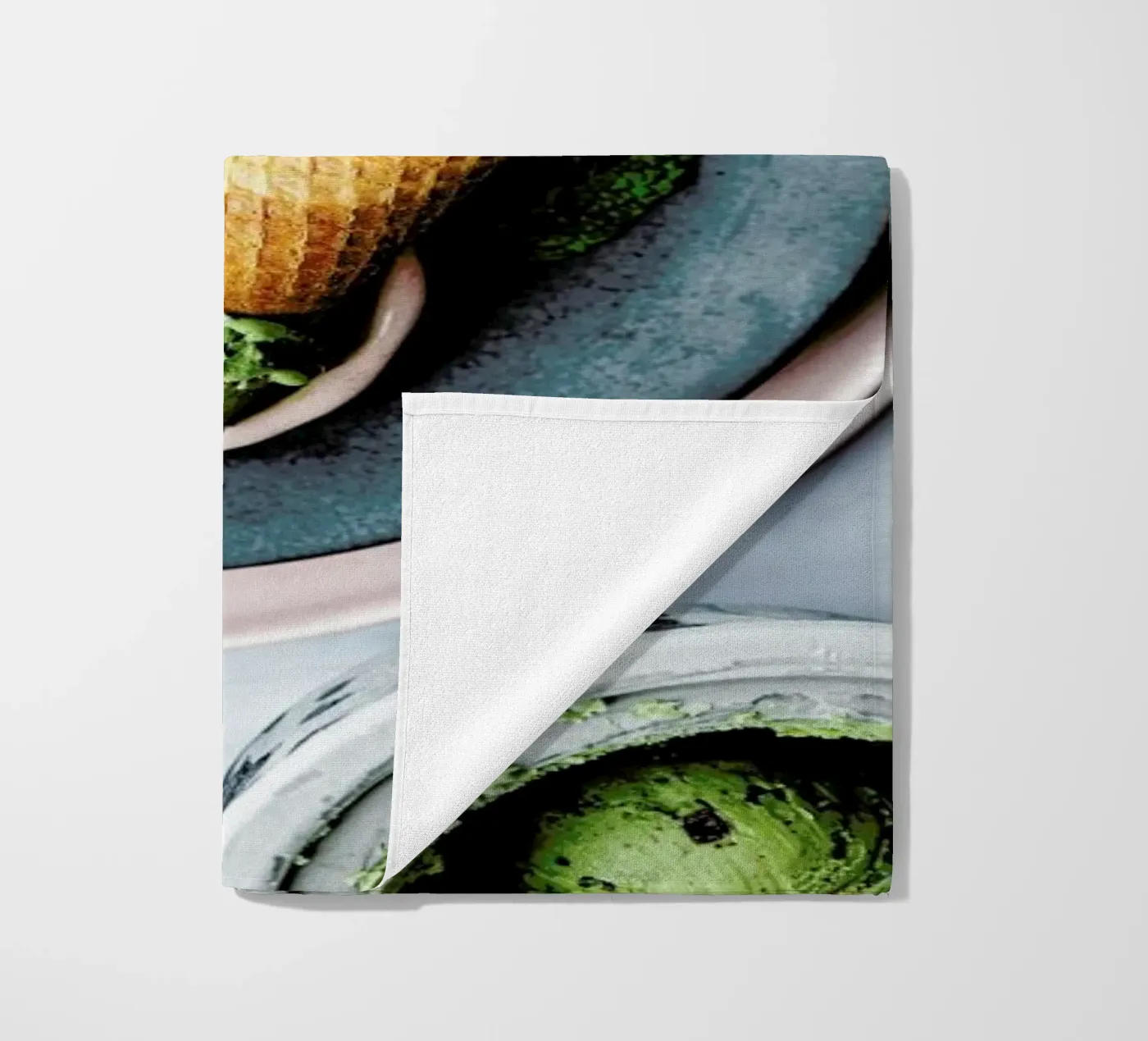 Minz Eis beach towel by Eat this