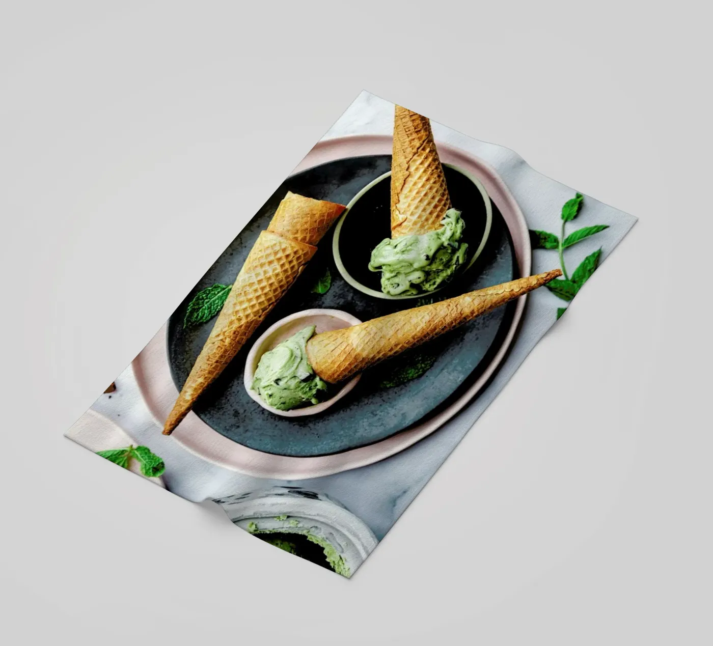 Minz Eis beach towel by Eat this