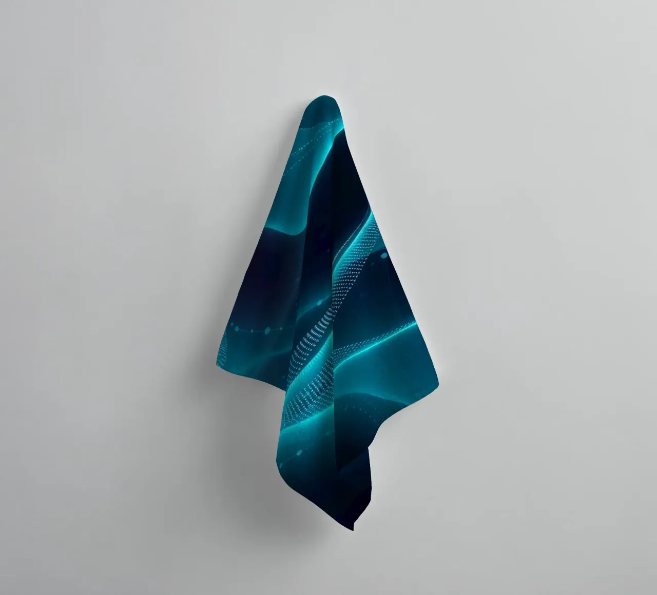 Des vagues numériques vibrantes créent des motifs abstraits et de la profondeur serviette de bain de DesignDoodle