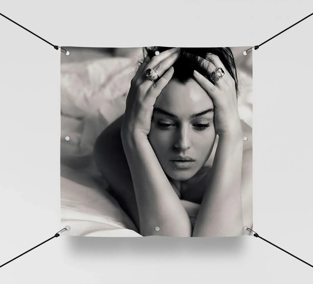 In camera da letto Monica Triste telo in pvc da Alex happy shop