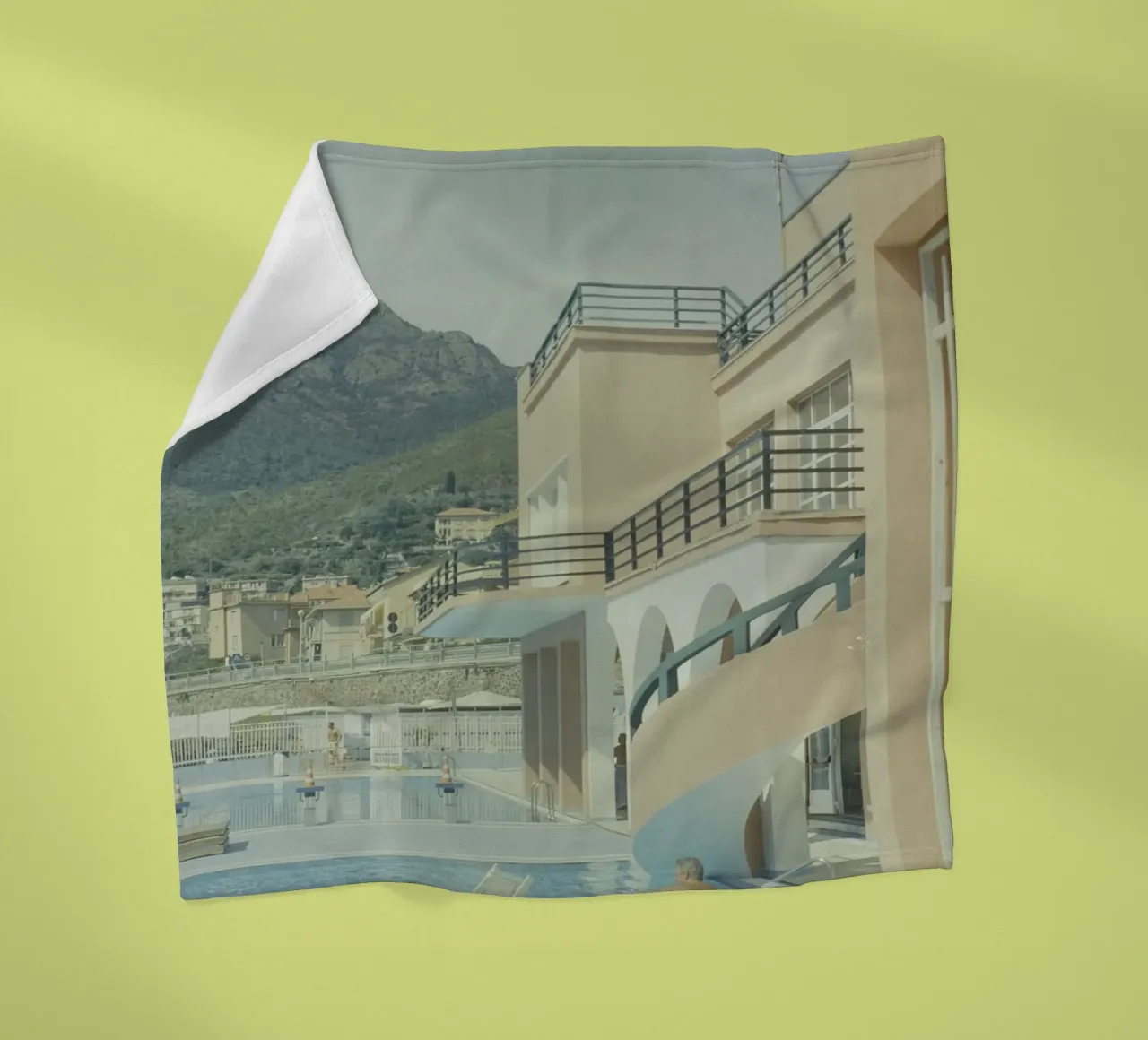 By the Pool coperta in pile da LOF