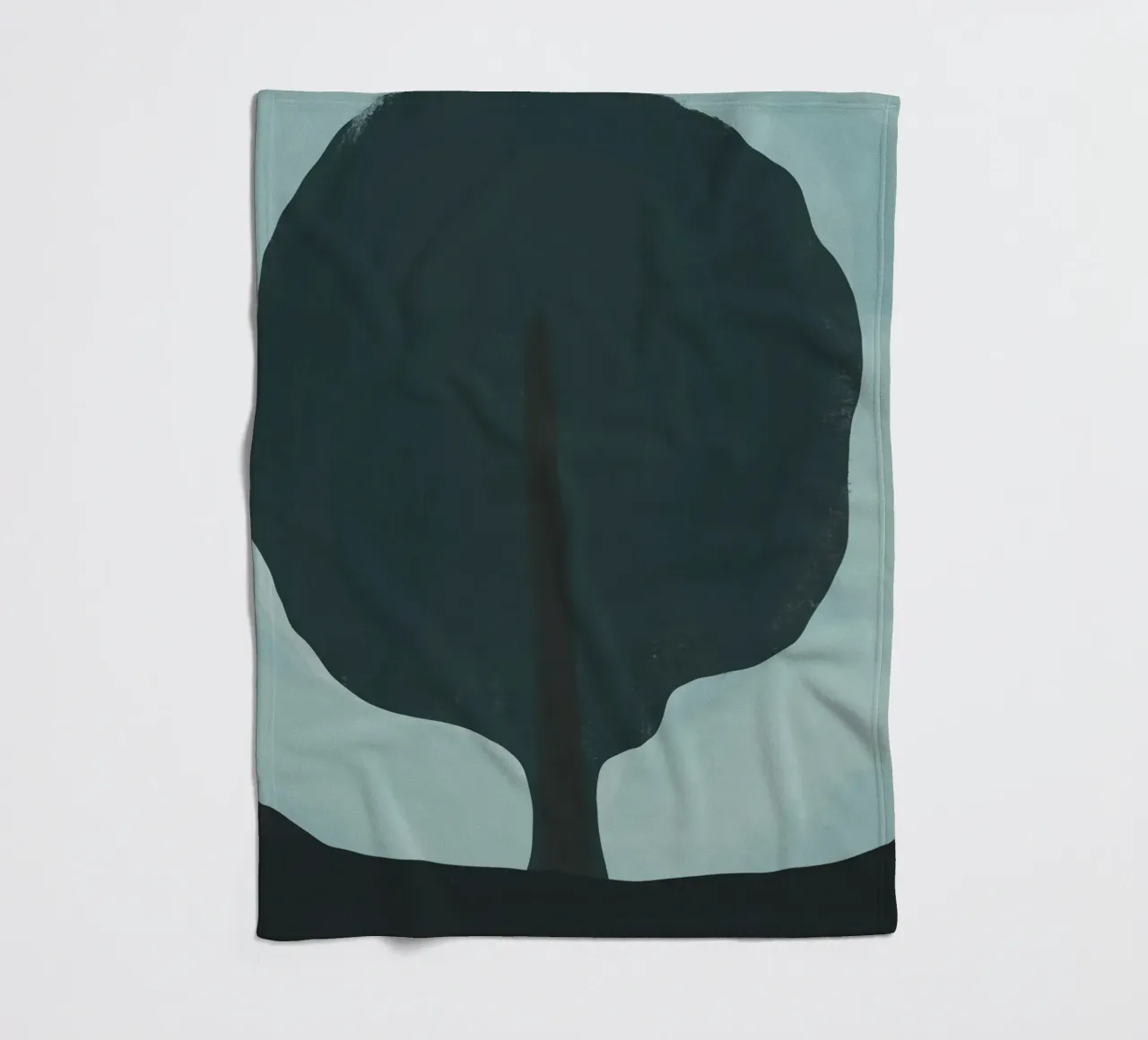 Silhouette di un albero scuro coperta in pile da Little Dean