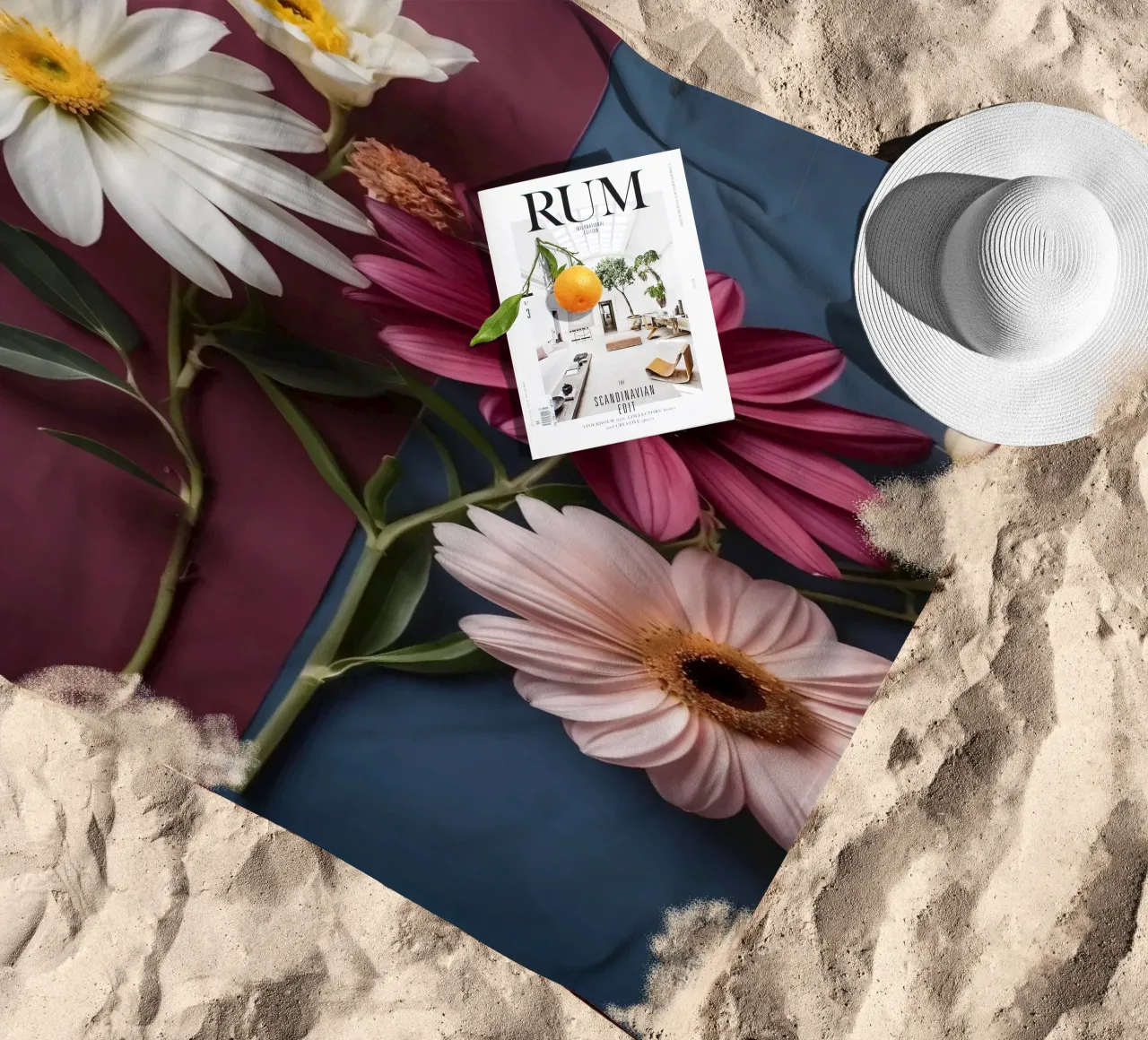 Bella composizione di fiori colorati su opere d'arte a contrasto telo mare da DesignDoodle
