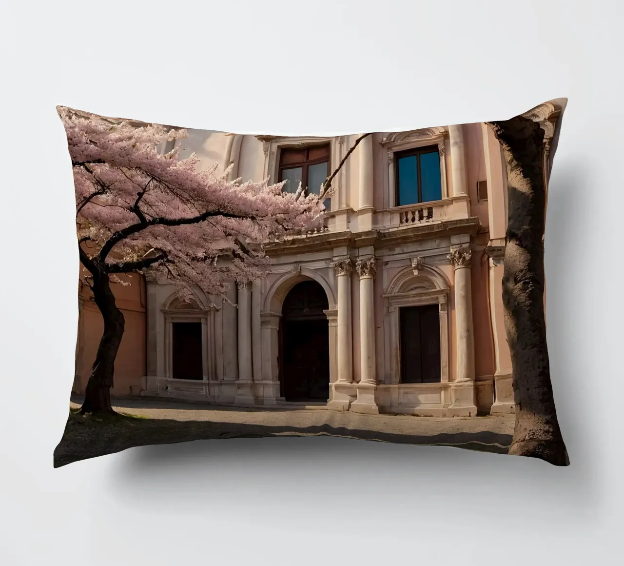 Bellissimi alberi di ciliegio in fiore vicino all'arco storico cuscino da DesignDoodle