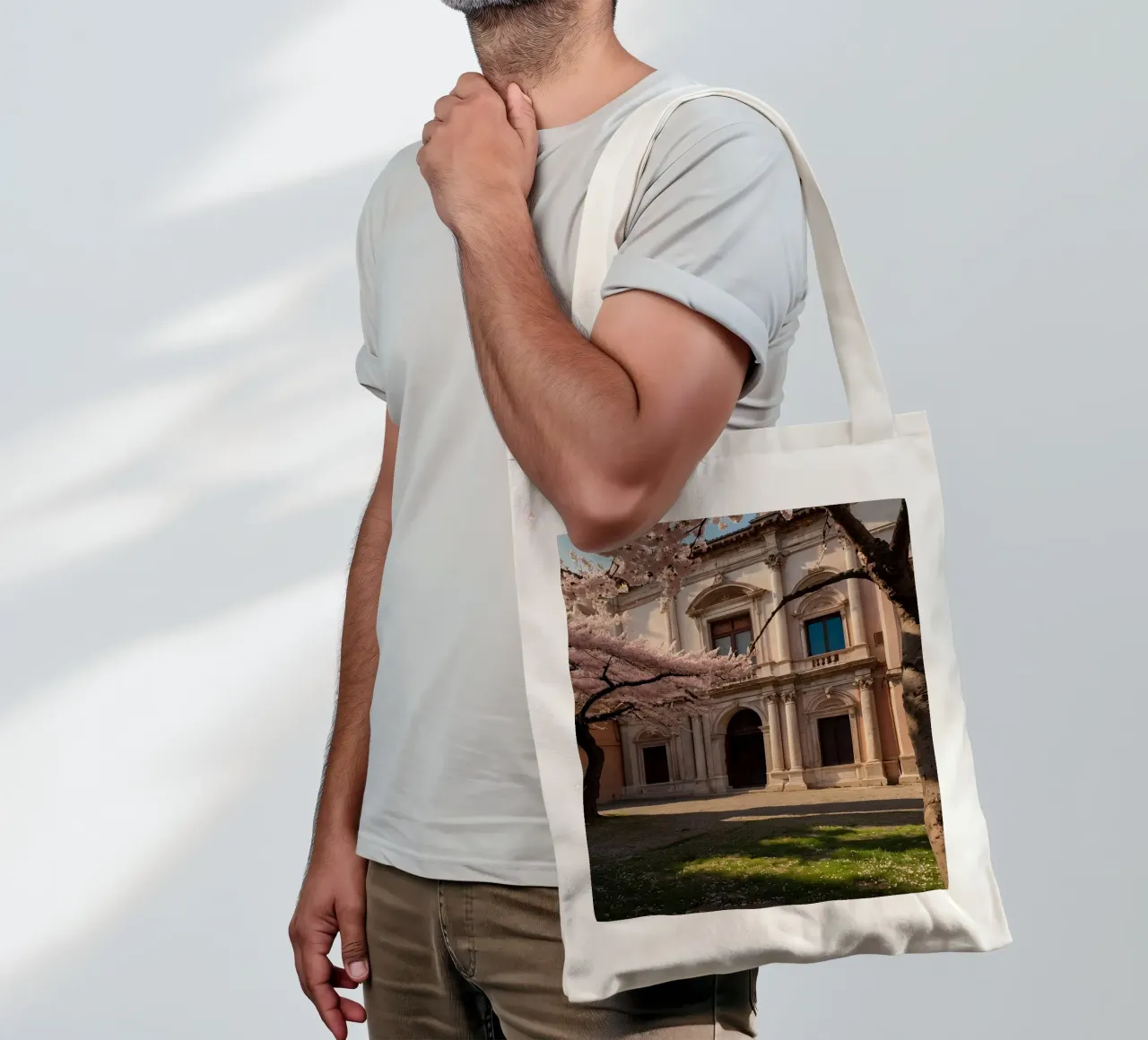 Bellissimi alberi di ciliegio in fiore vicino all'arco storico borsa in juta da DesignDoodle