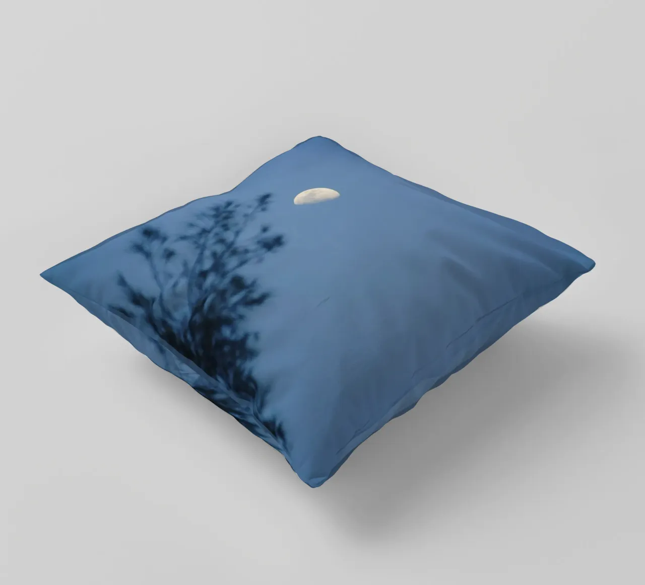 Zweige Himmel Kissen von Bleu