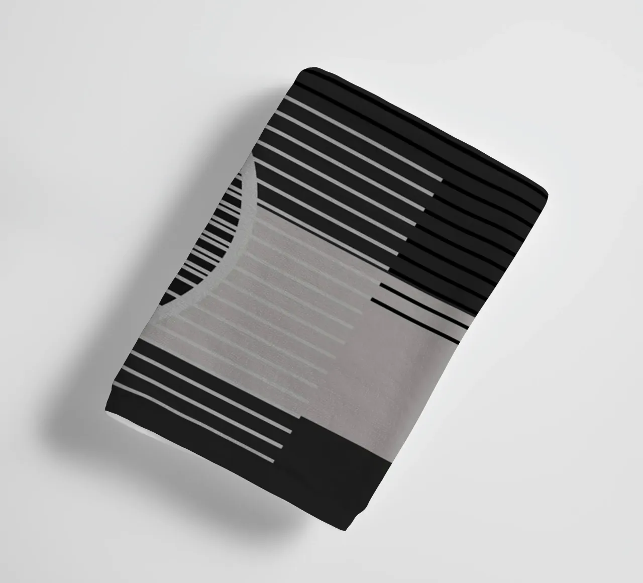 Geometrisch minimalistisch zwart & grijs badhanddoek van SilverPegasus