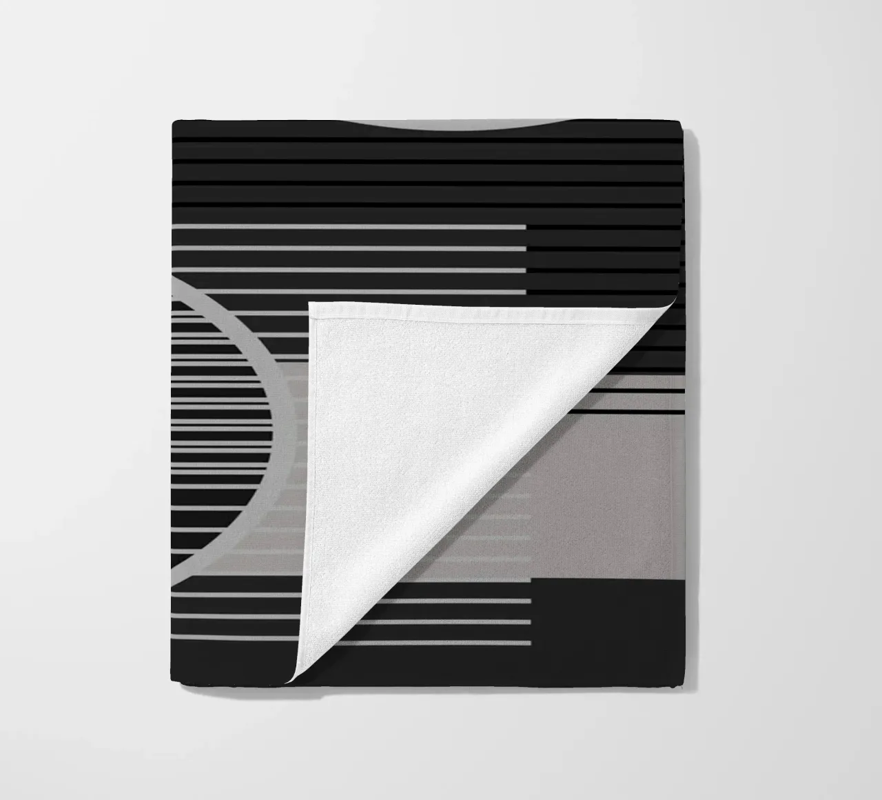 Geometrisch Minimal Schwarz & Grau Strandtuch von SilverPegasus