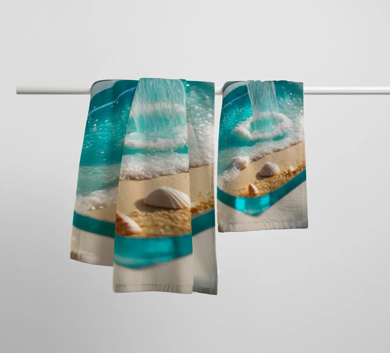 Il design del lavabo del bagno è caratterizzato da acqua che scorre e spiaggia sabbiosa asciugamano da bagno da DesignDoodle