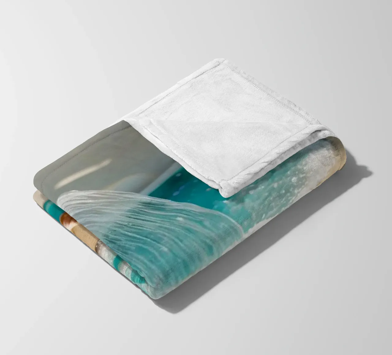 Il design del lavabo del bagno è caratterizzato da acqua che scorre e spiaggia sabbiosa coperta in pile da DesignDoodle