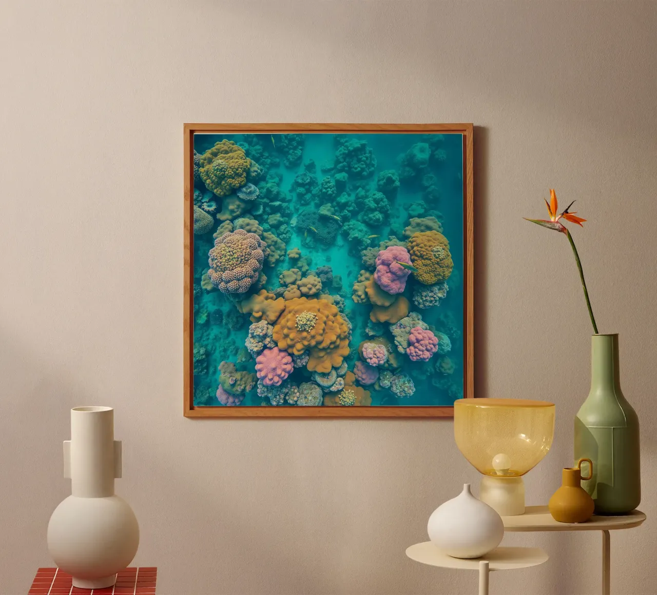 Ein farbenfrohes Korallenriff wimmelt von Meereslebewesen in klarem Wasser Alu-Dibond von DesignDoodle