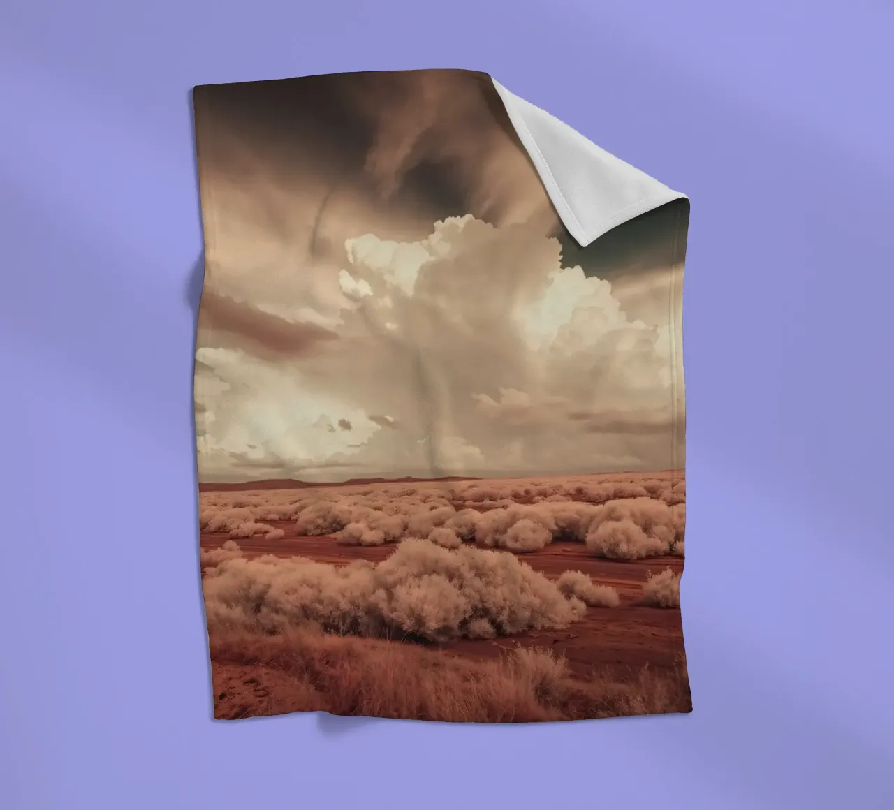 Un vasto paesaggio desertico con nuvole e foreste selvagge coperta in pile da DesignDoodle