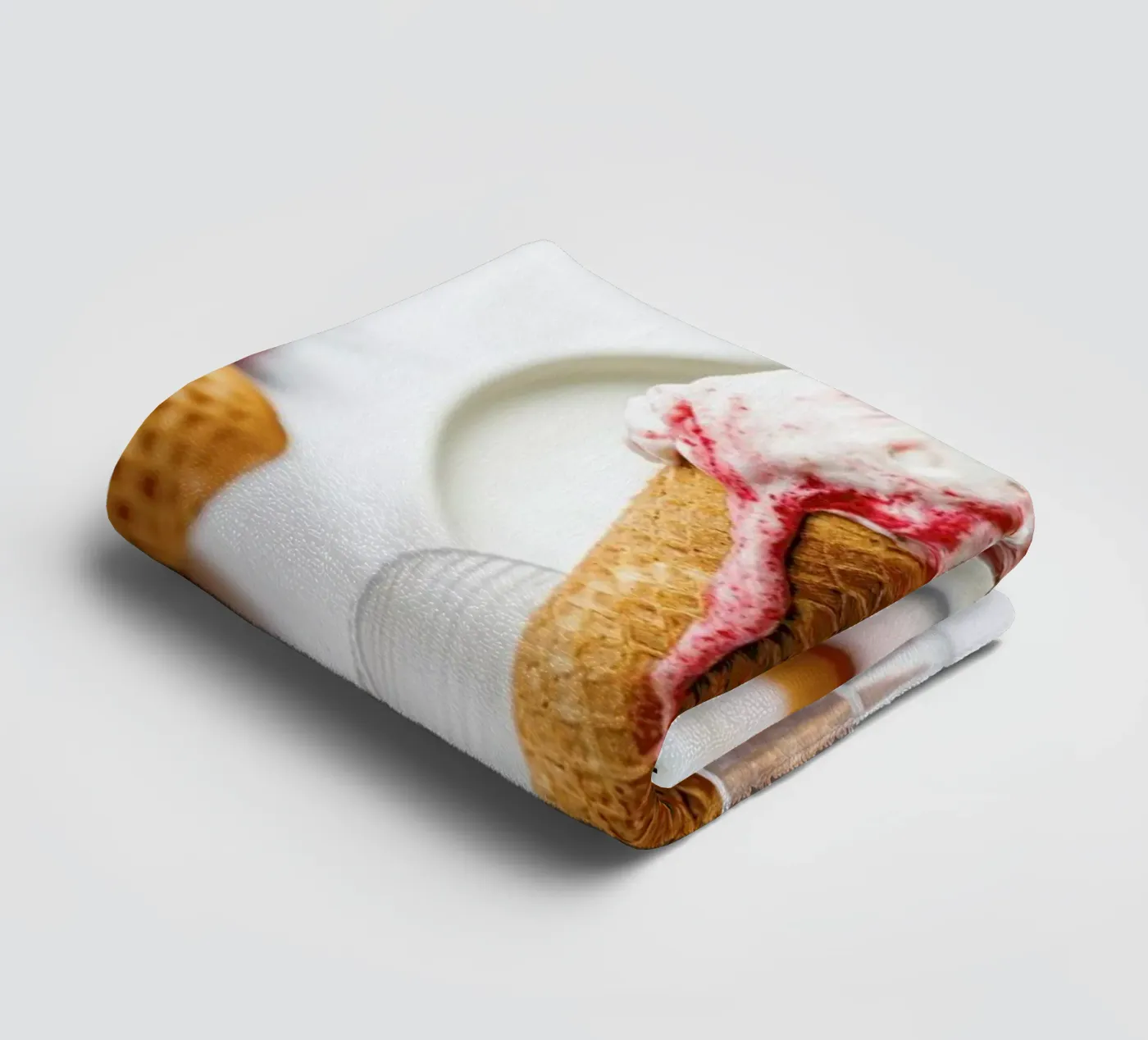Kirsch Eis towel by Eat this