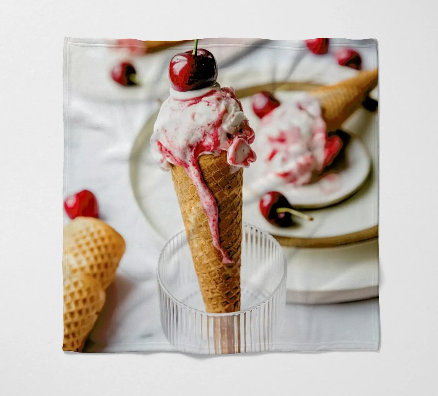 Kirsch Eis fleece blanket by Eat this